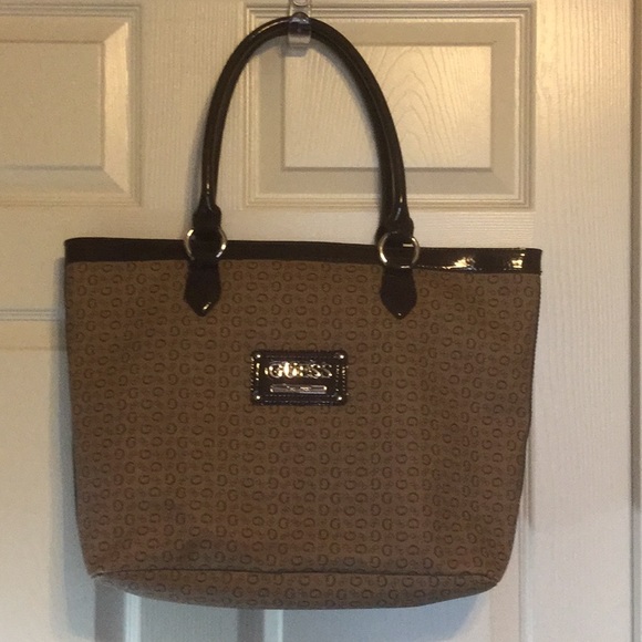 Handbags - Guess Purse